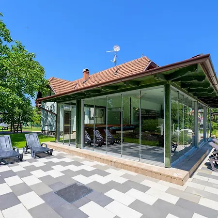 Diofa Vendeghaz Villa Békésszentandrás